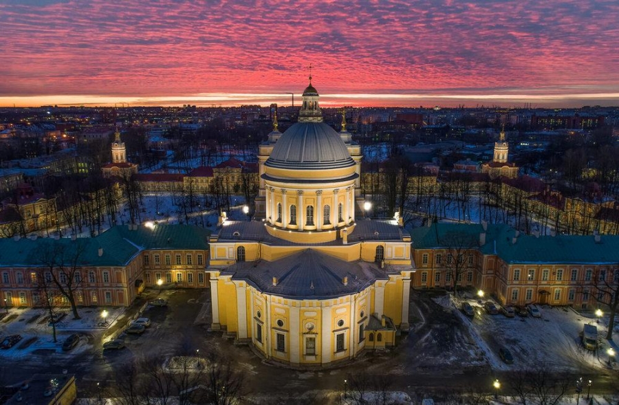 Главное изображение экскурсии - Небесные покровители Санкт-Петербурга