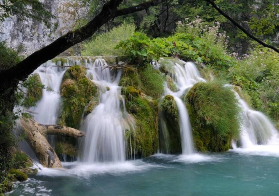 Главное изображение экскурсии - 33 водопада с застольем