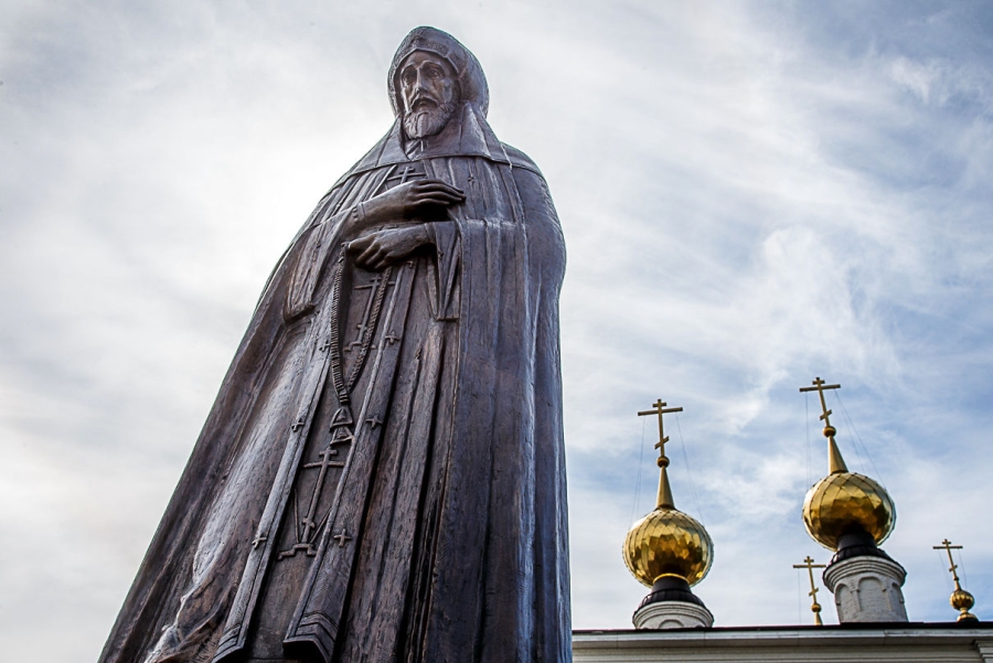 Город алексия. Памятник Александру Невскому Феодоровский монастырь Городец. Памятник Александру Невскому в Городце в монастыре. Памятник Александру Невскому в схиме в Городце. Александр Невский в схиме в Городце