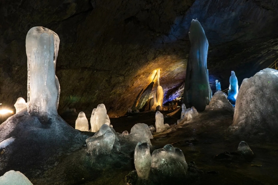 Главное изображение экскурсии - Аскинская ледяная пещера и Абзановский водопад