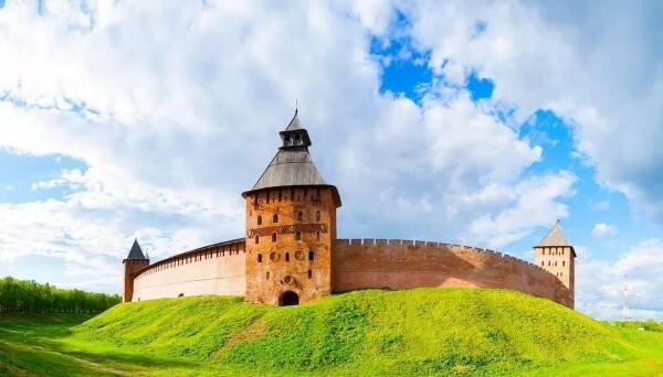 Главное изображение экскурсии - Путешествие из Питера в Великий Новгород